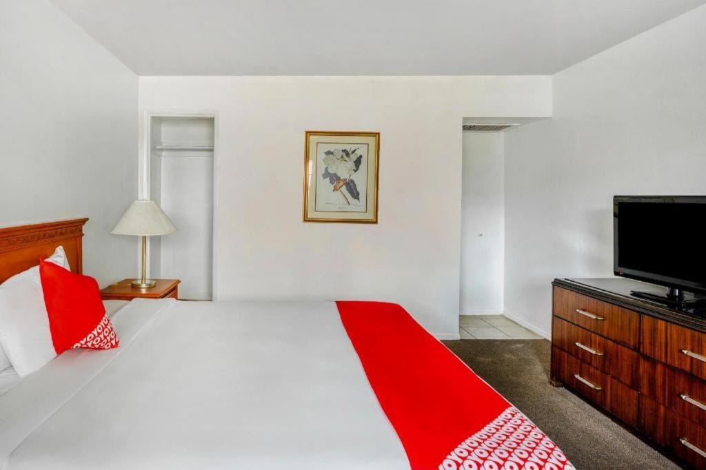Oyo Gateway Motel Las Vegas North Strip/Fremont St. Area Eksteriør billede