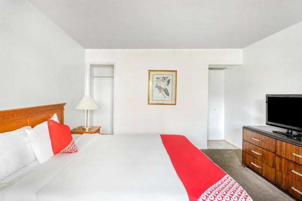 Oyo Gateway Motel Las Vegas North Strip/Fremont St. Area Eksteriør billede