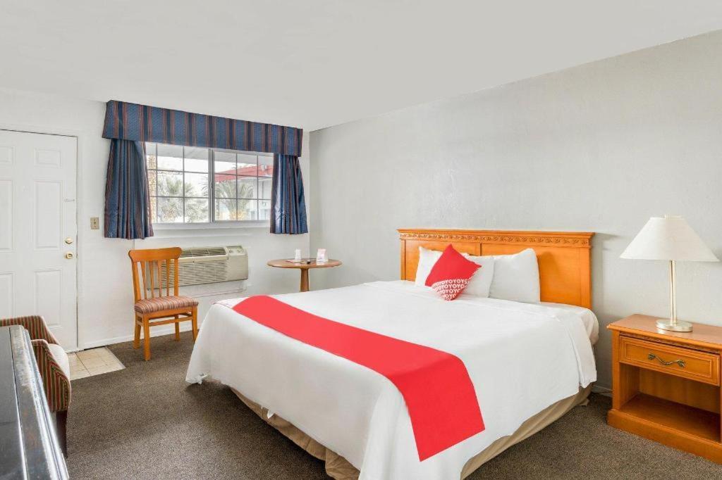 Oyo Gateway Motel Las Vegas North Strip/Fremont St. Area Eksteriør billede